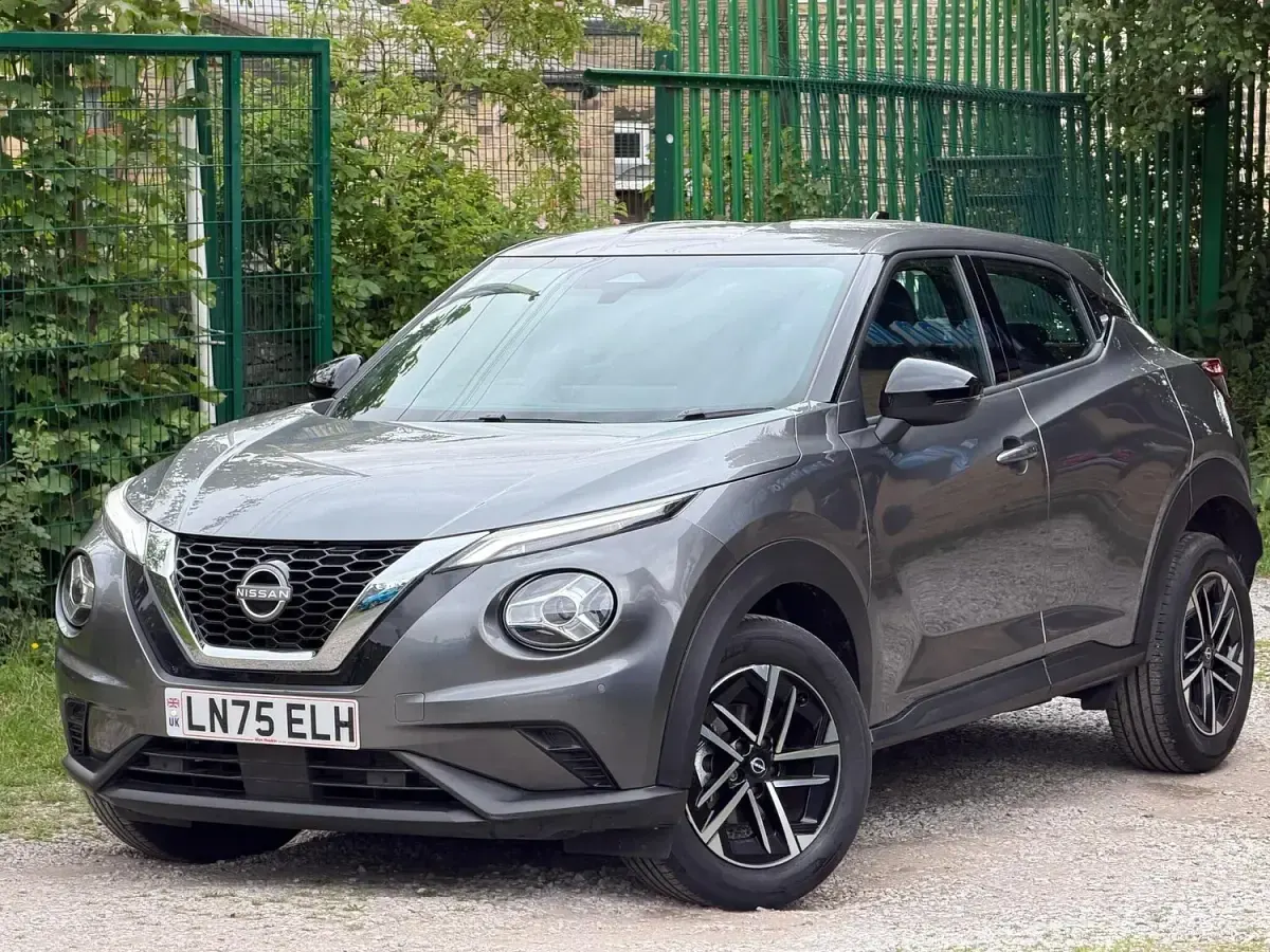 New Nissan Juke N-Connecta 114 HP (83 kW) 2025 Grey SUV