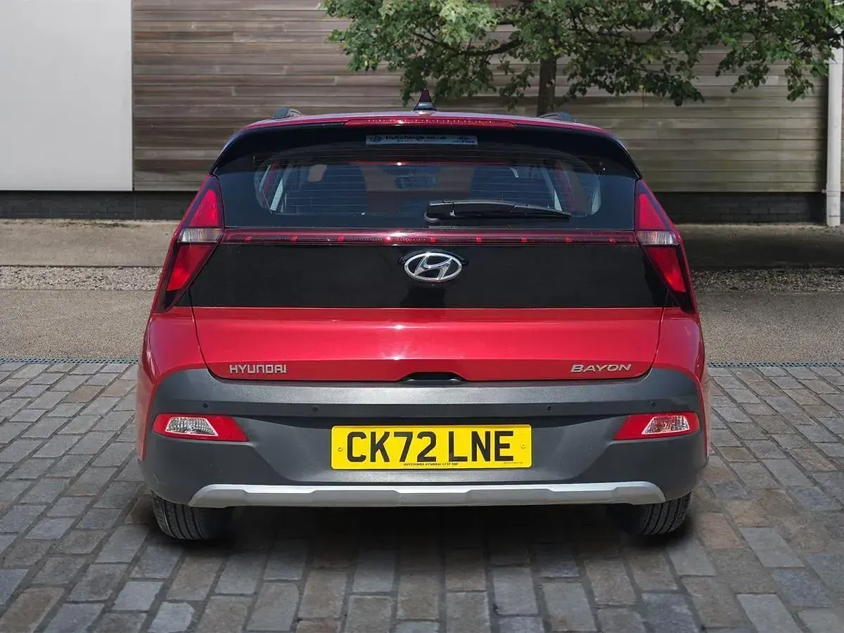 Używany Hyundai Bayon SE 100 KM (73 kW) 2022 Czerwony SUV