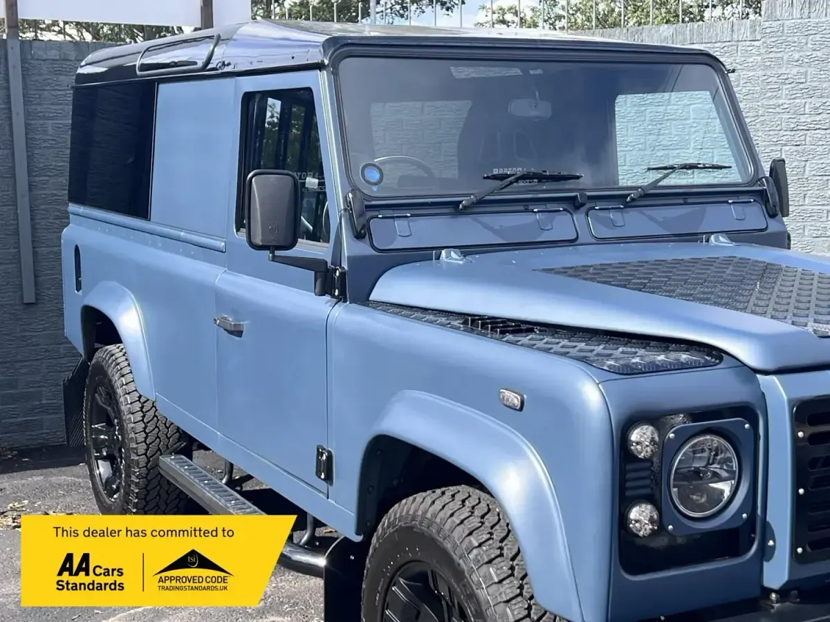 Usado Land Rover Defender 120 HP (88 kW) 1991 Branco SUV