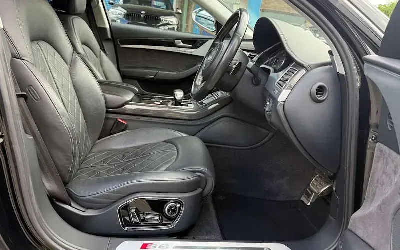 Usado Audi S8 Design 571 CV (419 kW) 2022 Berlina