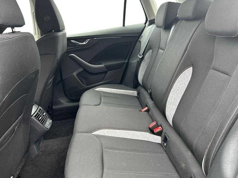 Used Skoda Kamiq SE 110 HP (80 kW) 2025 Black magic pearl effect SUV