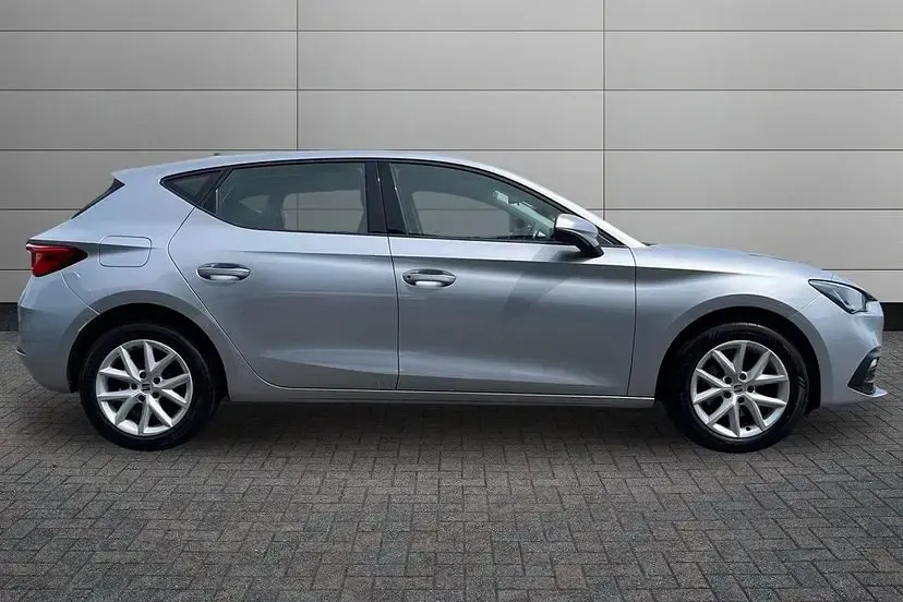 Used Seat Leon SE 110 HP (80 kW) 2021 Silver Hatchback