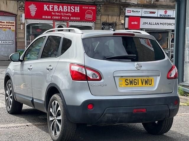 Used Nissan Qashqai N-TEC 148 HP (108 kW) 2011 Silver SUV
