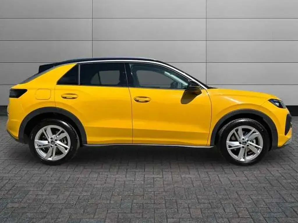 Used VW T-Roc Style 116 HP (85 kW) 2026 Yellow SUV
