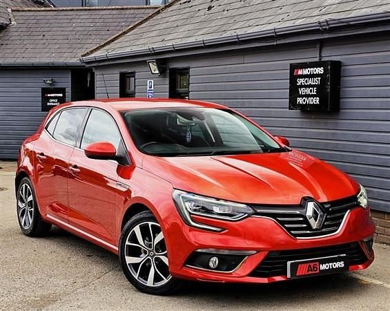 Red Used 2016 Renault Mégane IV Dynamique Hatchback | £6,489 (A bit pricey) - Image 1/1