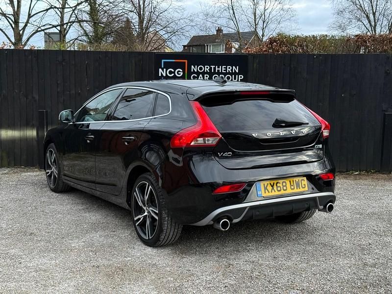 Used Volvo V40 R-Design Pro 150 HP (110 kW) 2018 Black Hatchback