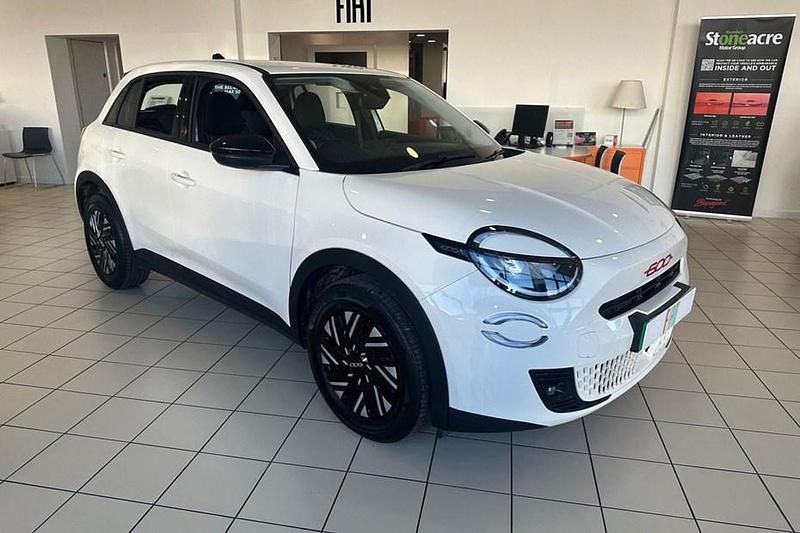 New Fiat 600E Red 114 kW (156 HP) 2025 SUV