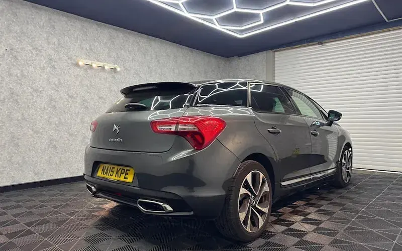 Used DS Automobiles DS5 163 HP (119 kW) 2014 Grey Hatchback