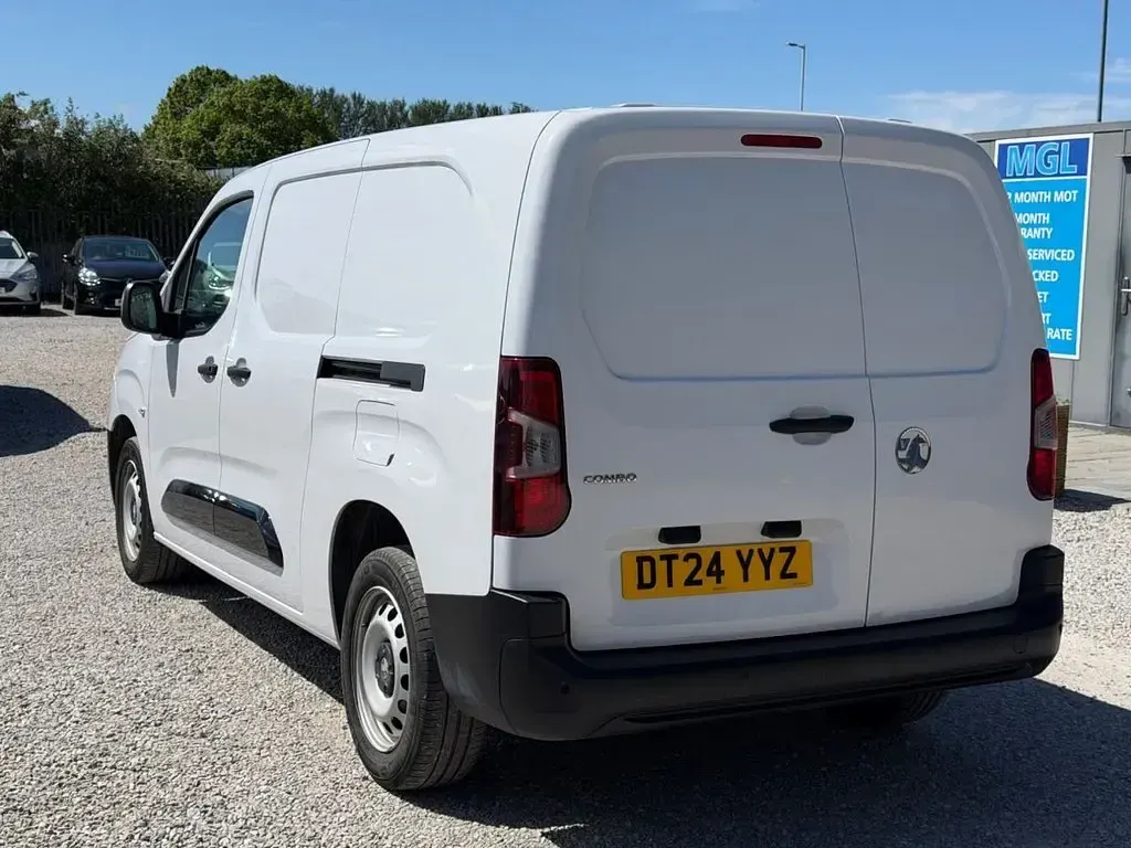 Used Vauxhall Combo S 2024 White MPV