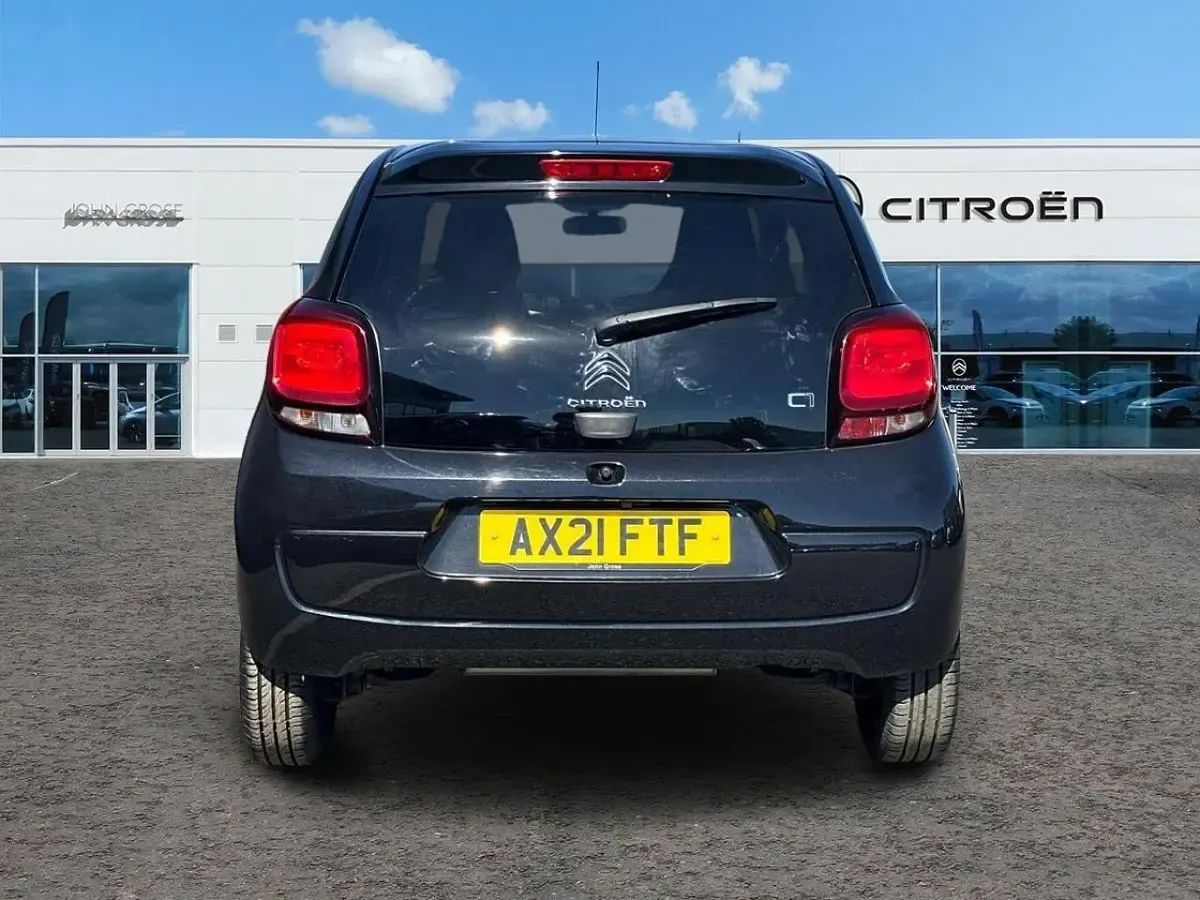 Used Citroën C1 Shine 71 HP (52 kW) 2021 Black Hatchback
