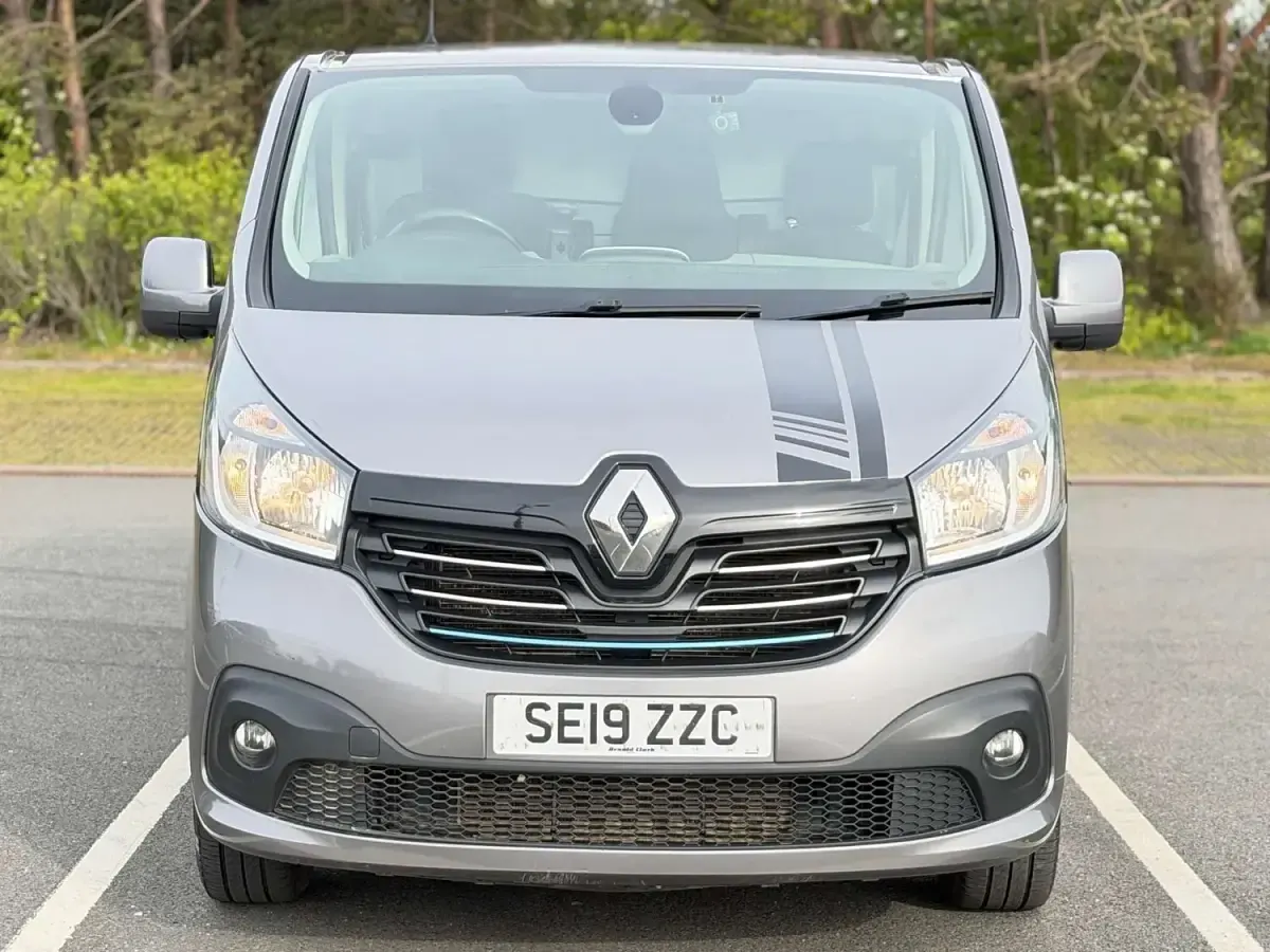 Used Renault Trafic 2019 Grey MPV