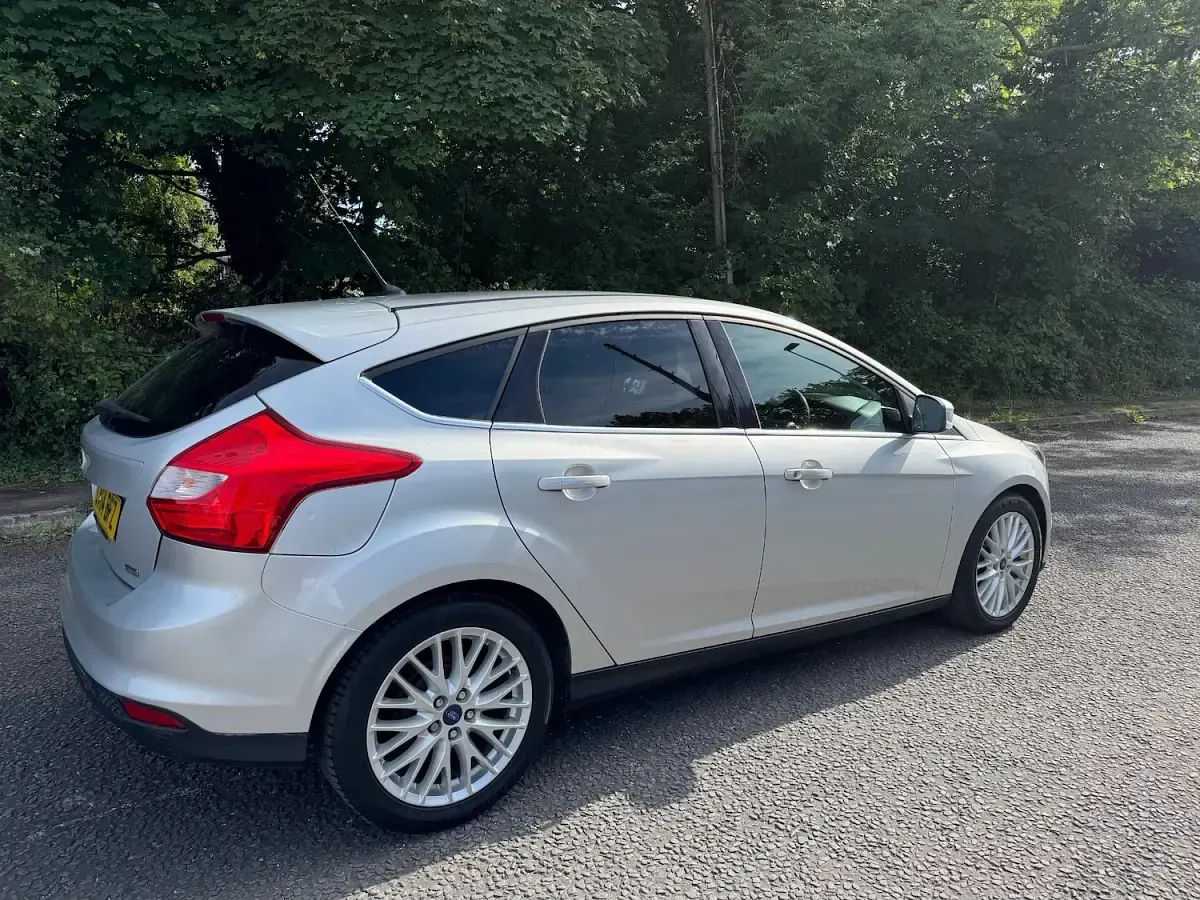 Used Ford Focus Zetec 2014 Silver Hatchback