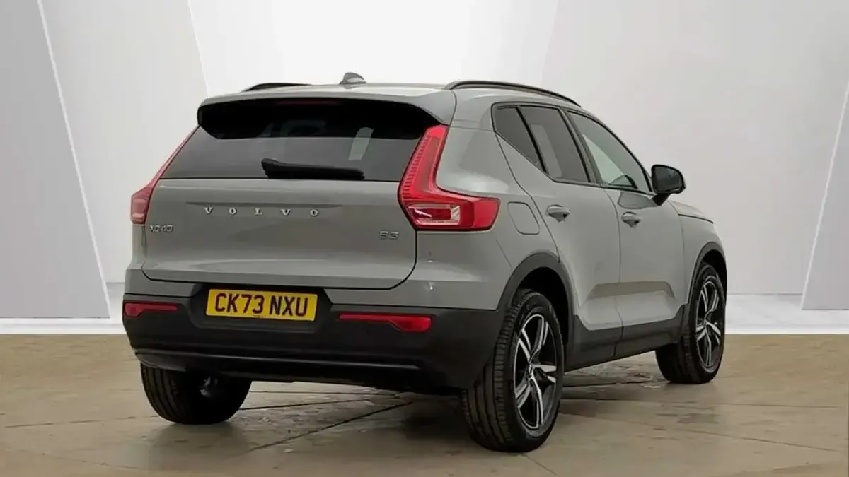 Used Volvo XC40 Plus 161 HP (118 kW) 2023 Grey SUV