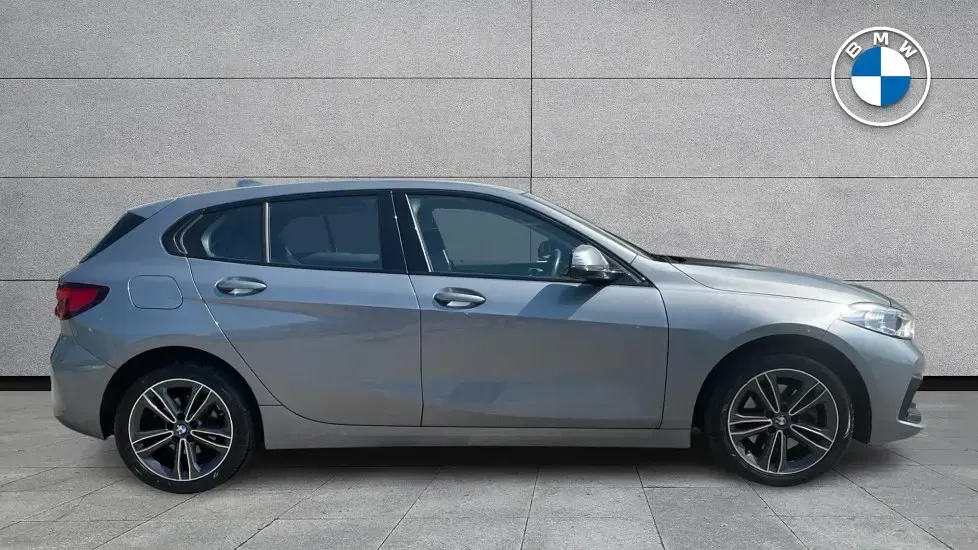 Used BMW 118 Sport Line 136 HP (100 kW) 2023 Grey Hatchback