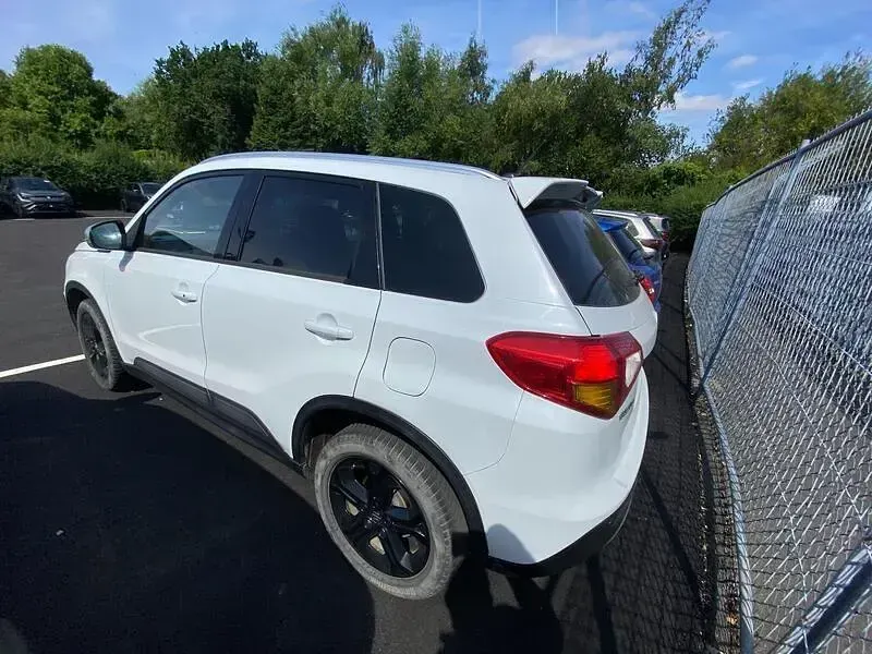 Used Suzuki Vitara 140 HP (102 kW) 2016 White SUV
