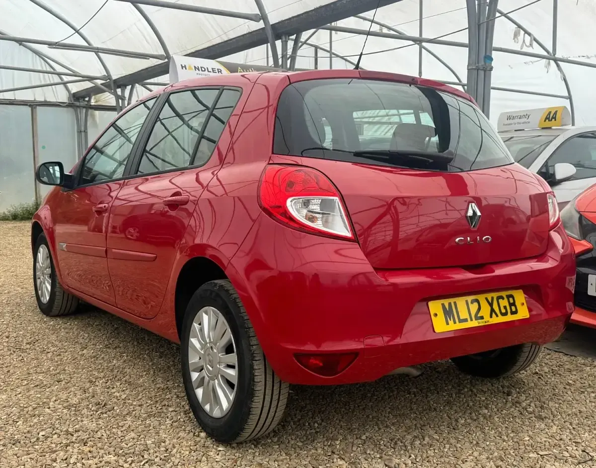 Używany Renault Clio IV Expression+ 2012 Czerwony Hatchback