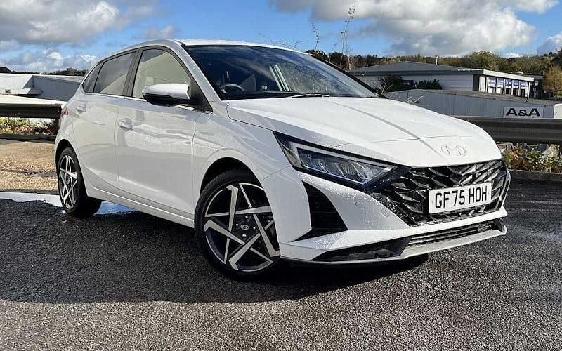 New Hyundai i20 Premium 101 HP (74 kW) 2025 White Hatchback