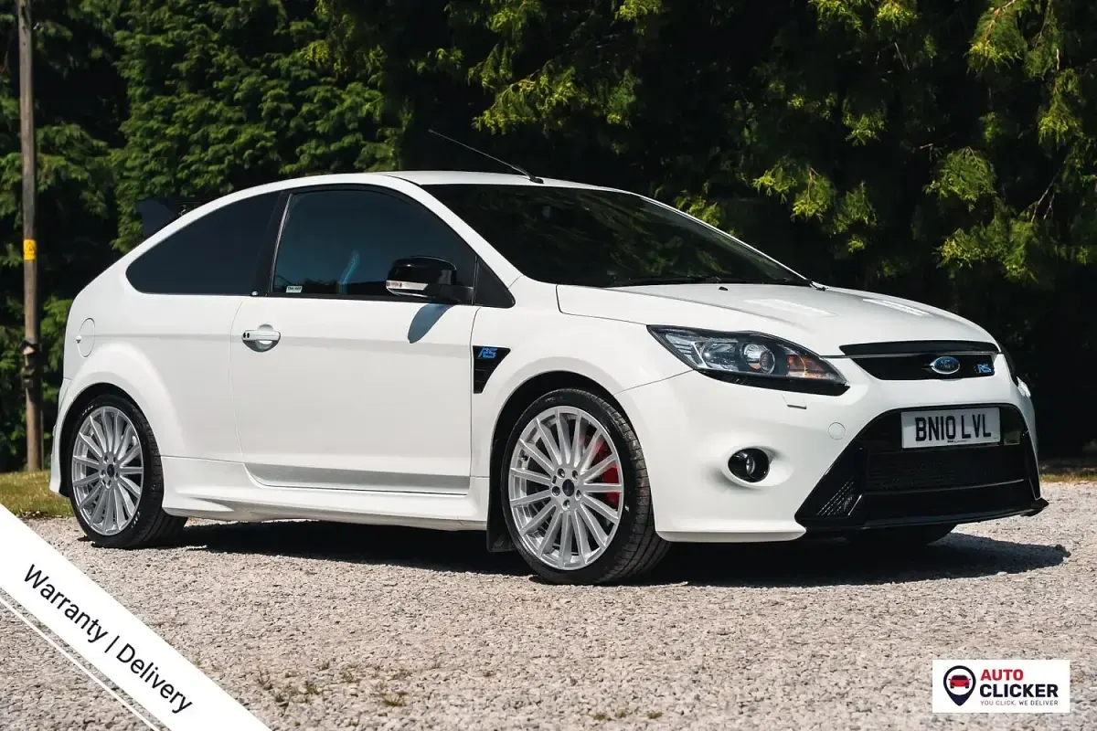 Used Ford Focus RS 301 HP (221 kW) 2010 White Hatchback