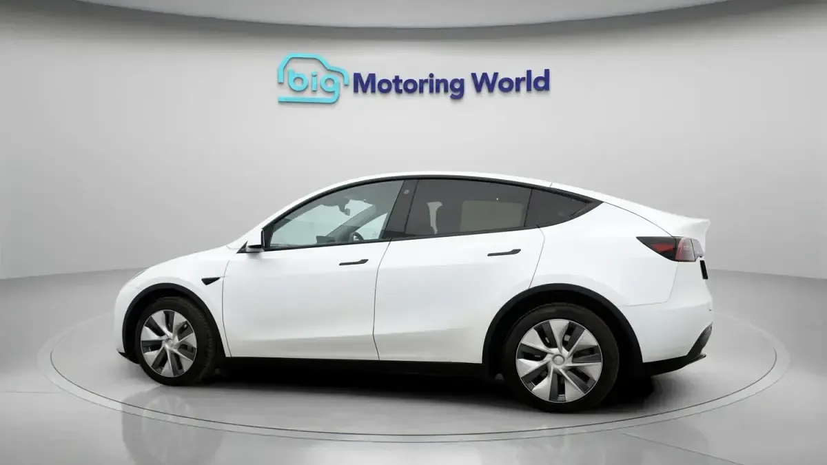 Used Tesla Model Y Long Range AWD 378 kW (514 HP) 2022 White SUV
