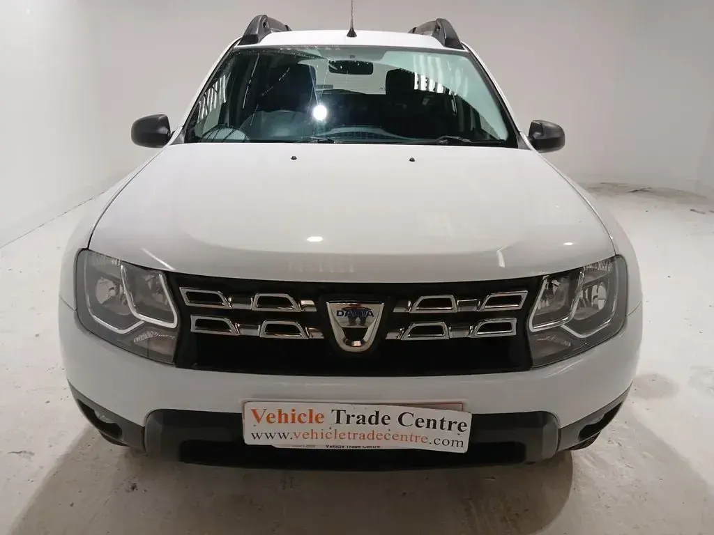 Käytetty Dacia Duster 115 HP (84 kW) 2018 Valkoinen Katumaasturi