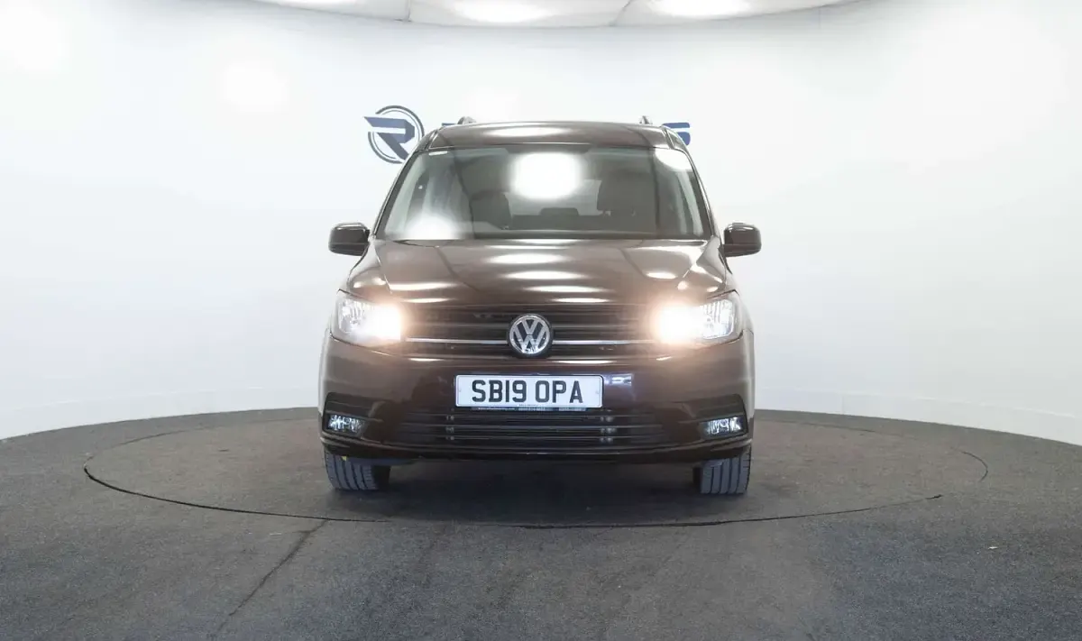 Used VW Caddy Maxi Life 2019 Mauve/purple MPV