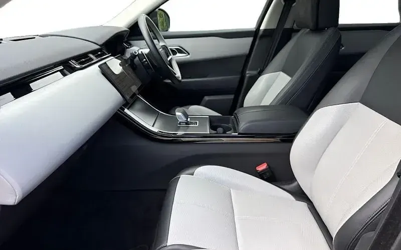 Used Land Rover Range Rover Velar HSE Dynamic 300 HP (220 kW) 2024 Black SUV