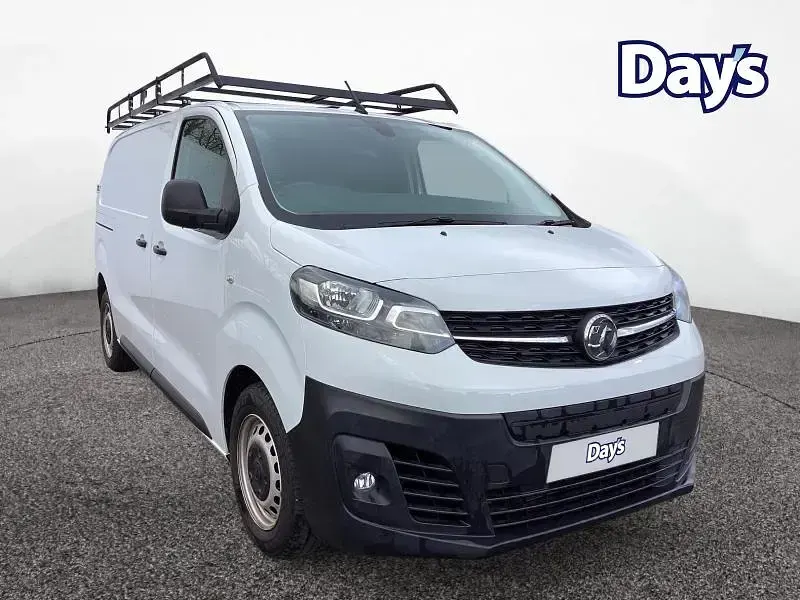 Used Vauxhall Vivaro 100 kW (136 HP) 2022 White MPV