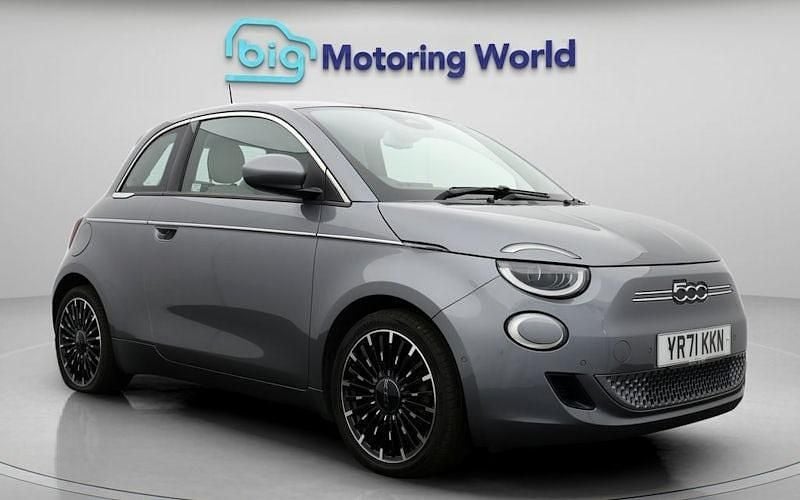 Used 2025 Fiat 500e La Prima Hatchback | £11,900 (Super price) - Image 1/4