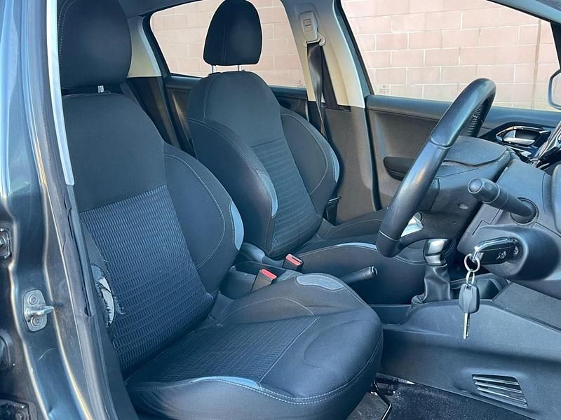 Usado Peugeot 208 Allure 2013 Cinzento Citadino