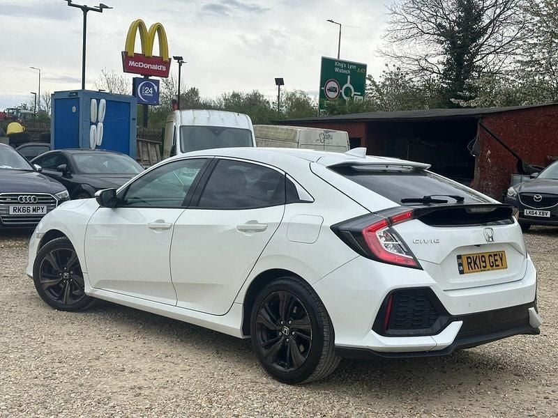 Used Honda Civic SR 2019 White Hatchback