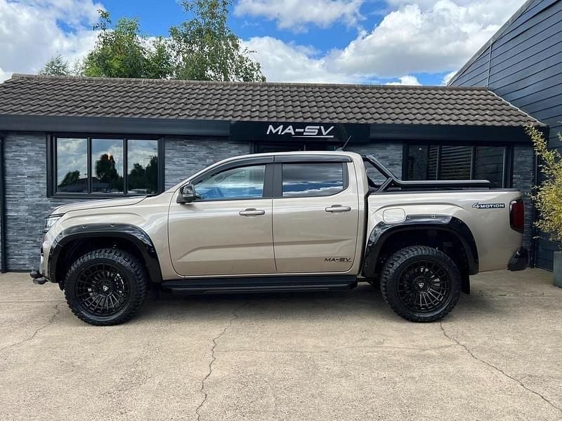 New VW Amarok Black Edition 2026 Bright beige champagne Pickup