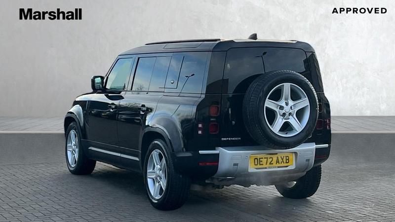 Used Land Rover Defender SE 300 HP (220 kW) 2022 Metallic  santorini black Estate