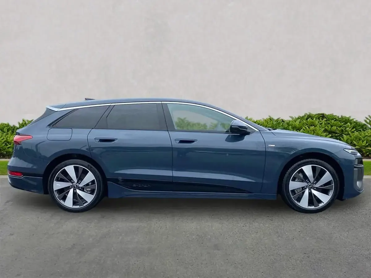 Nuevo Audi A6 e-tron S-Line 269 kW (367 CV) 2025 Azul Familiar