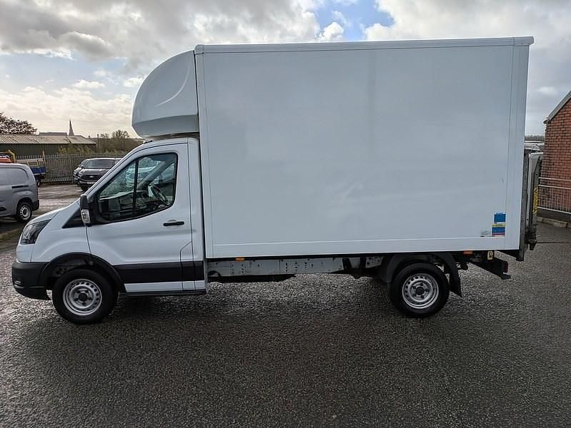 Second-hand Ford Transit 130 CP (95 kW) 2022 Alb Cabrio