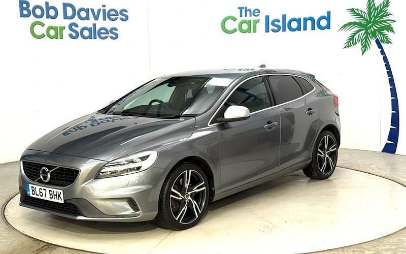 Used Volvo V40 R-Design Pro 122 HP (89 kW) 2018 Grey Hatchback