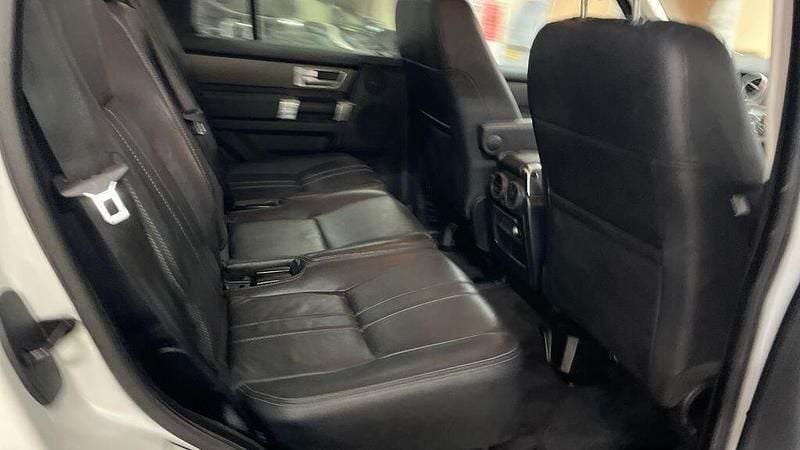 Used Land Rover Discovery 4 Graphite 2016 White SUV