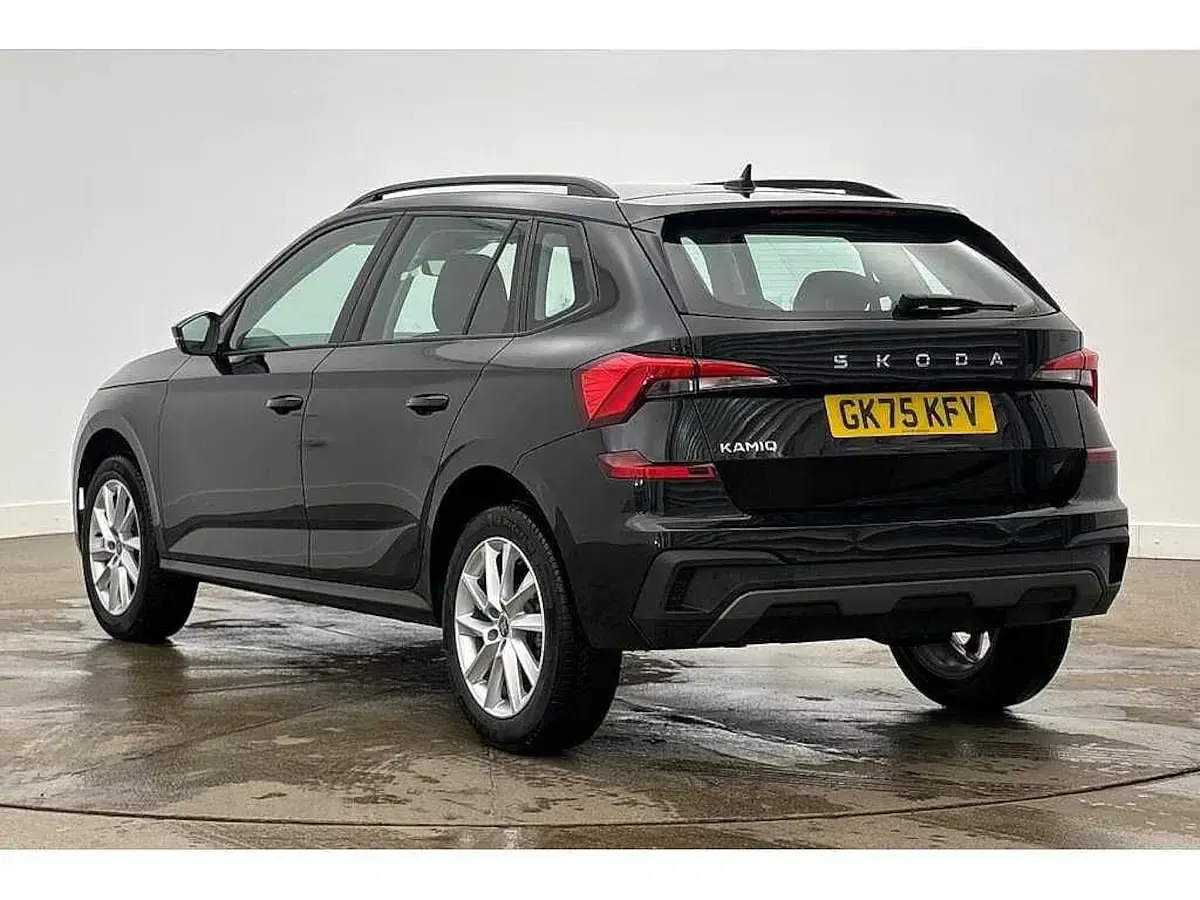 Used Skoda Kamiq SE 70 HP (51 kW) 2025 Black magic pearl effect SUV