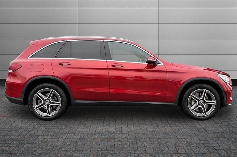 Used Mercedes GLC300 AMG line 258 HP (189 kW) 2021 Hyacinth red Estate