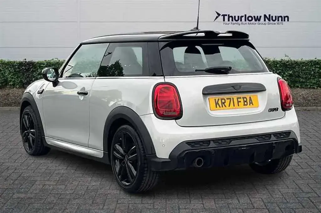Used Mini Cooper Hatch 136 HP (100 kW) 2021 Silver Hatchback