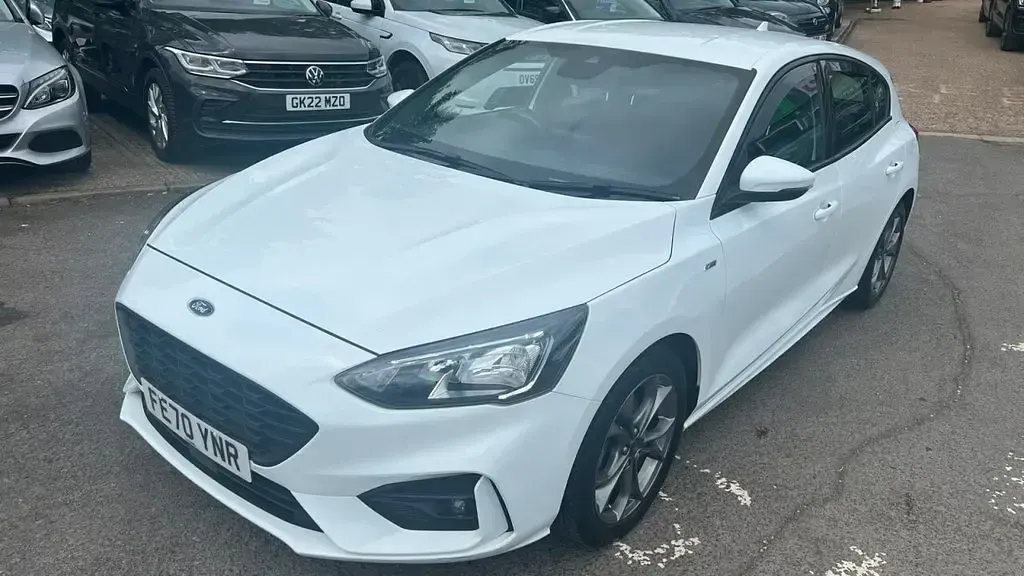 Used Ford Focus ST-Line 120 HP (88 kW) 2020 White Hatchback