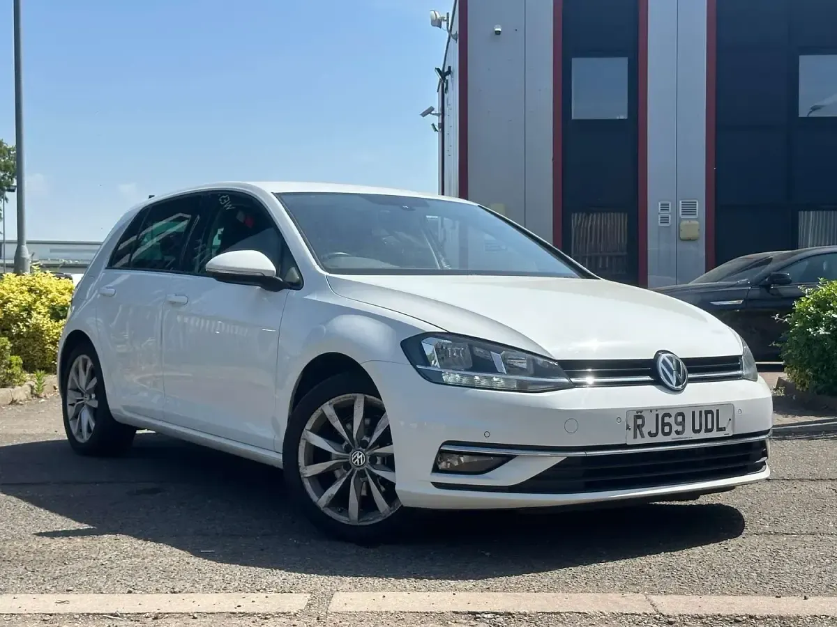 Used VW Golf VII GT 150 HP (110 kW) 2019 White Hatchback