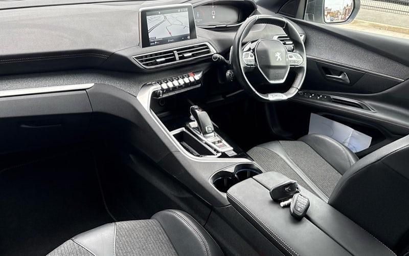 Second-hand Peugeot 3008 Premium 131 CP (96 kW) 2019 Alb SUV