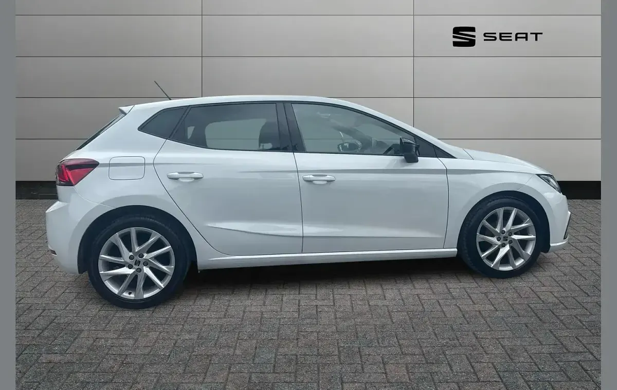 Used Seat Ibiza FR 94 HP (69 kW) 2024 White Hatchback