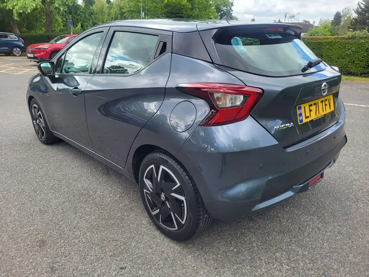 Begagnad Nissan Micra Acenta 92 HK (67 kW) 2021 Grå Halvkombi
