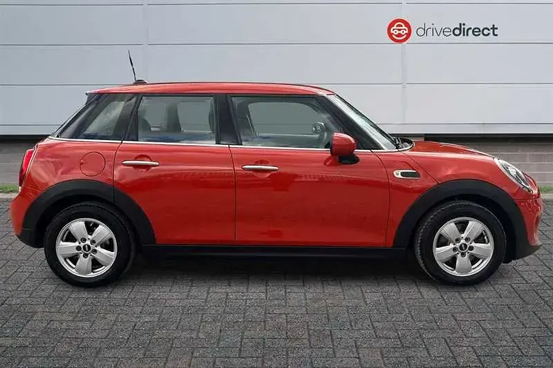Used Mini Cooper Hatch 136 HP (100 kW) 2018 Orange Hatchback