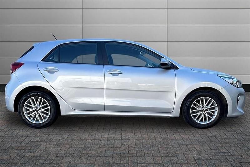 Used Kia Rio 83 HP (61 kW) 2020 Silver Hatchback