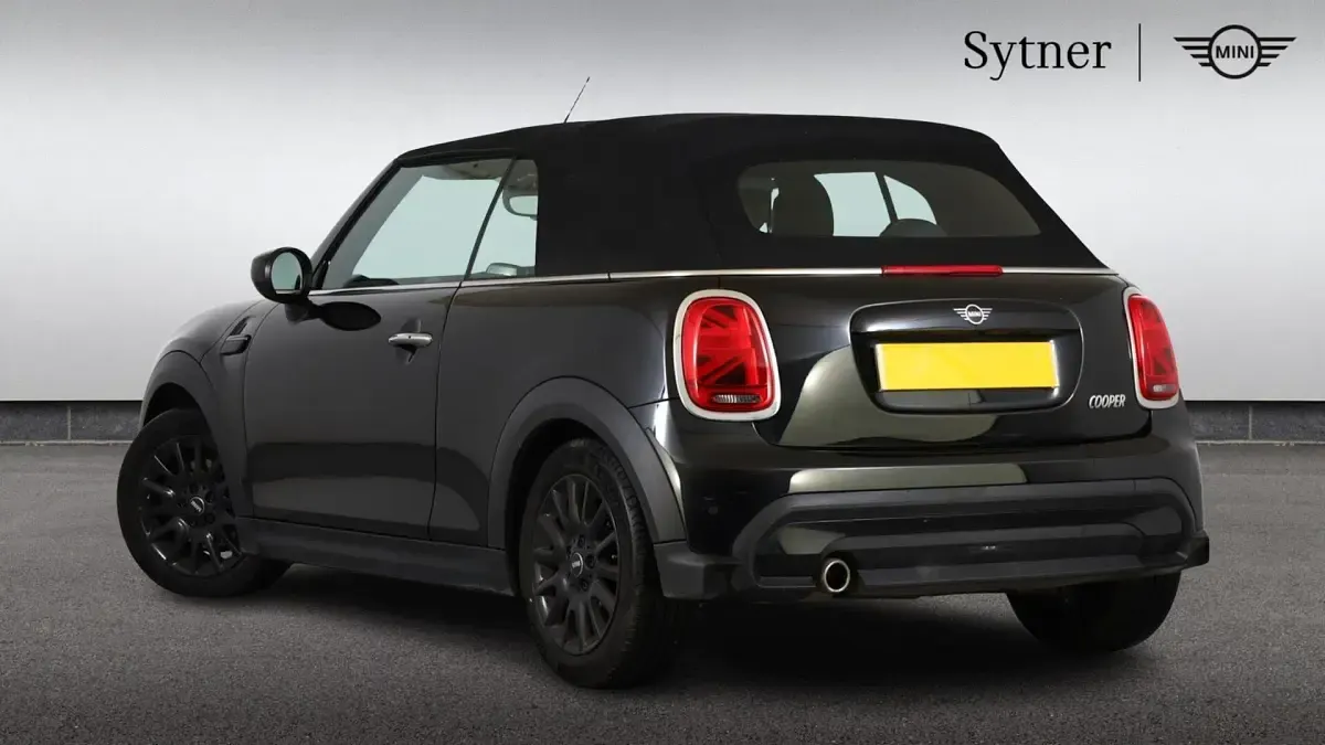 Used Mini Cooper Classic 134 HP (98 kW) 2024 Black Hatchback