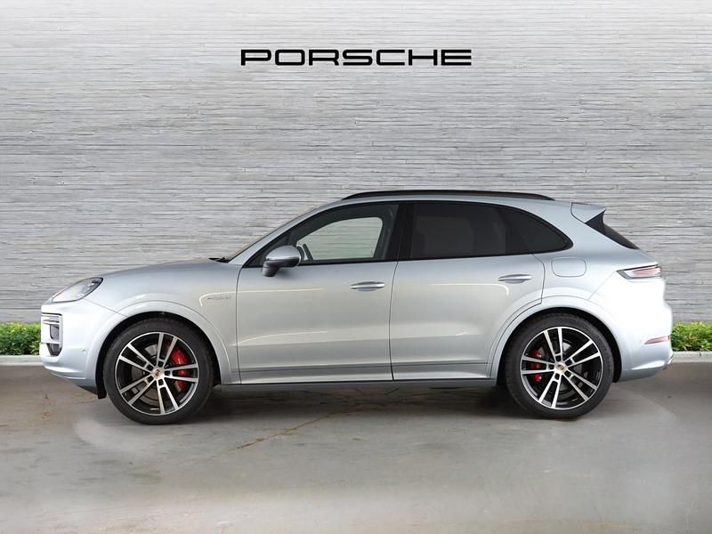 Used Porsche Cayenne 519 HP (381 kW) 2025 Dolomite silver metallic SUV