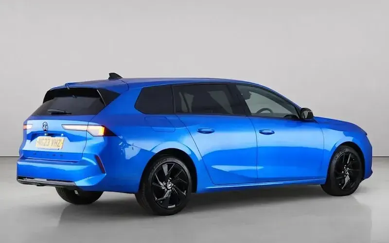 Used Vauxhall Astra S 131 HP (96 kW) 2023 Blue Estate