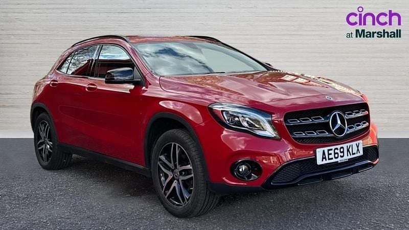 Used Mercedes GLA180 Urban 122 HP (89 kW) 2020 Red SUV